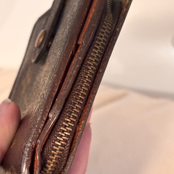 Louis Vuitton LV Classic Brown Monogram Compact Wallet - Picture 7 of 13